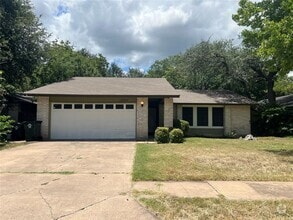 Building Photo - 12304 Double Tree Ln