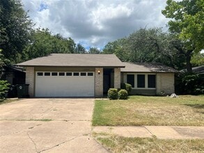 Building Photo - 12304 Double Tree Ln