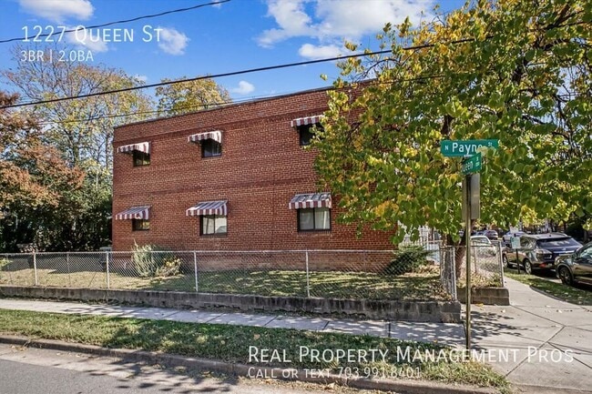 Photo - 1227 Queen St Townhome