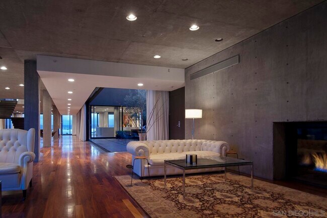 Foto del edificio - 750 W Fir St