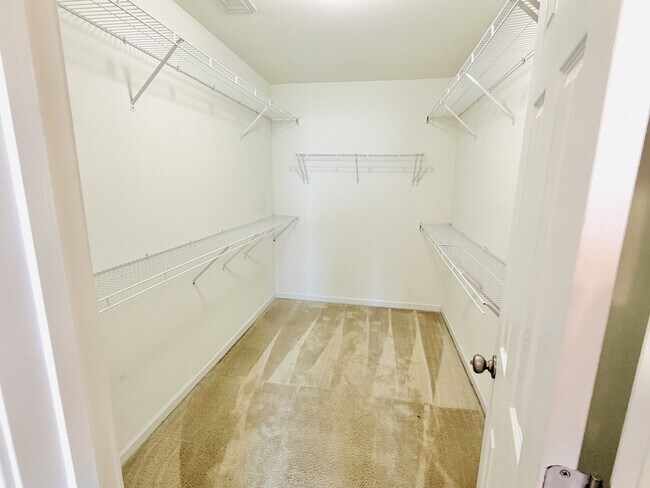 Foto del edificio - 312 Ashmore Ln