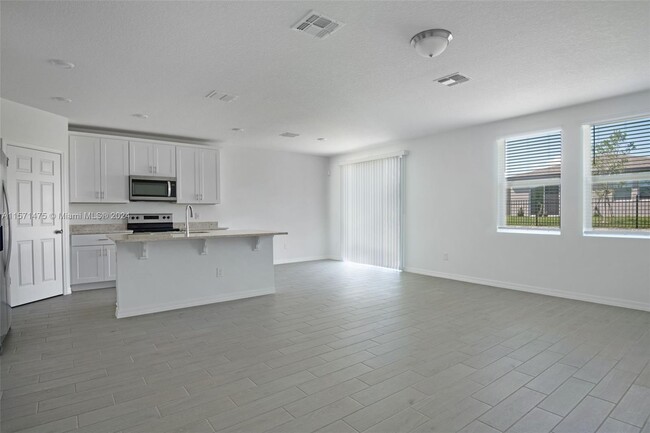 Building Photo - 1130 Foreshore Ln