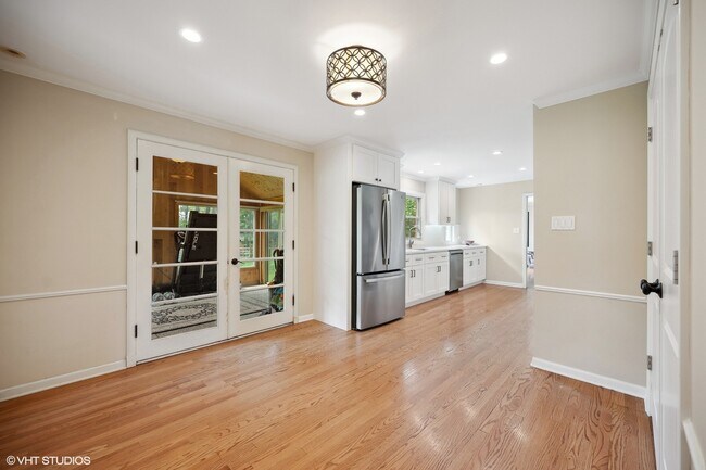 Foto del edificio - 1165 W Deerpath Rd