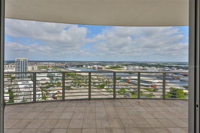 Foto del edificio - 1209 E Cumberland Ave