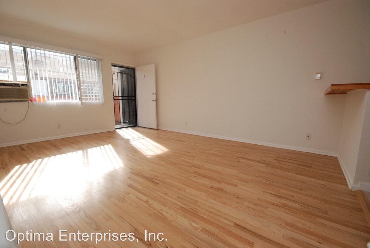 Primary Photo - 853 N Formosa Ave
