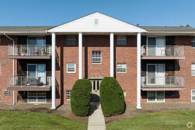 Building Entry - Scott Court Apartments