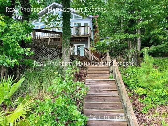 Building Photo - 3324 Sadler Rd