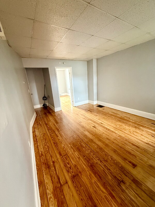 Foto del edificio - 46 W Union Blvd