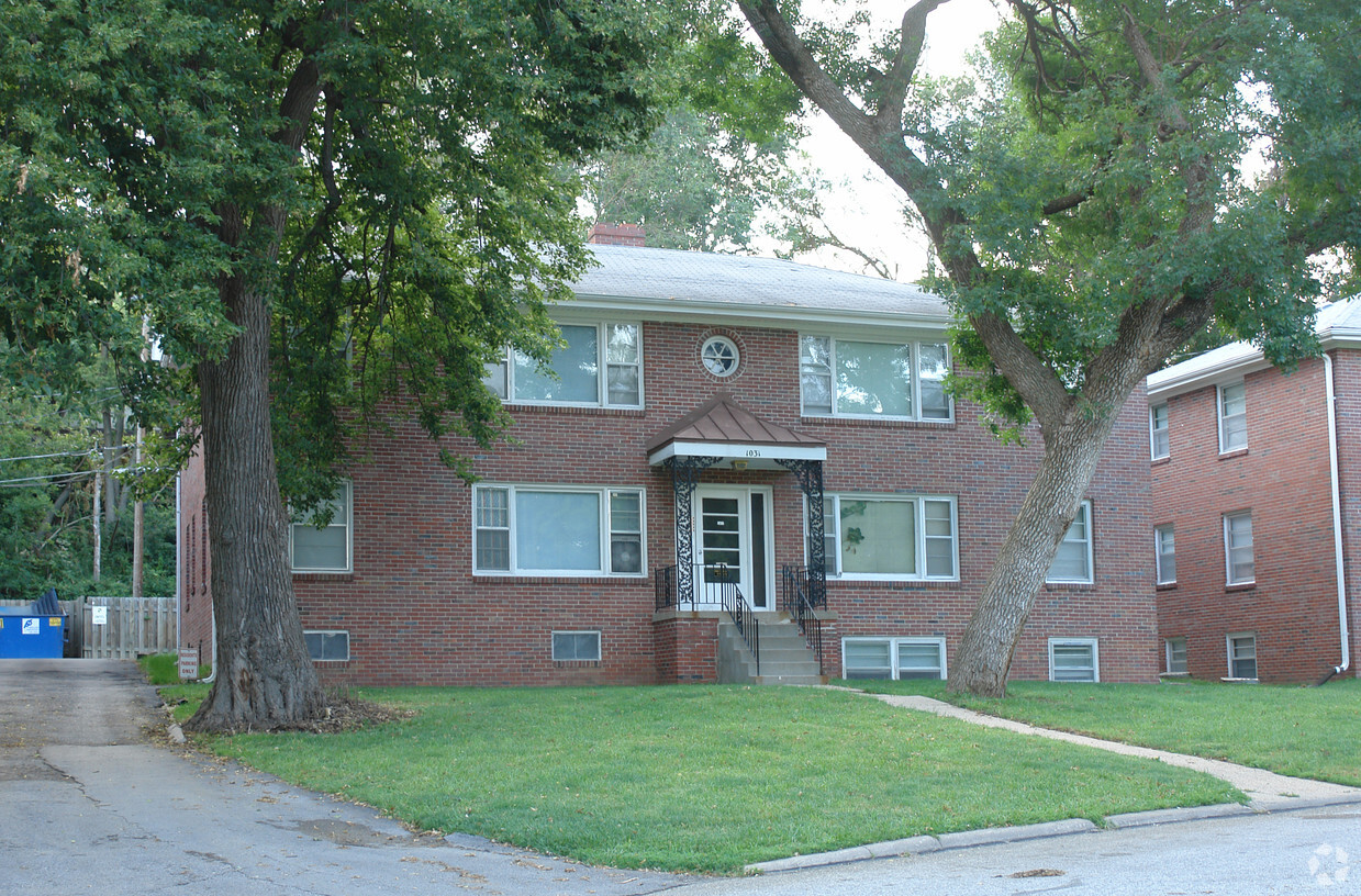 Primary Photo - Pleasant Valley Apartments