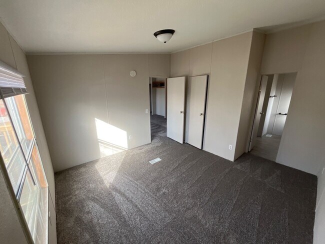 Foto del edificio - 210 N Walnut St