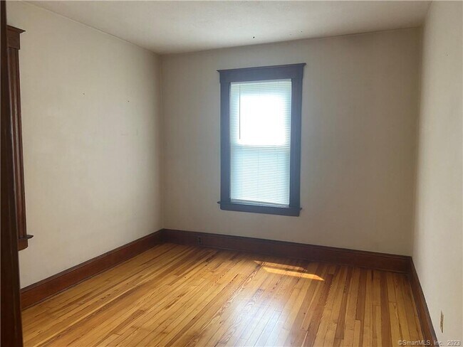 Foto del edificio - 53 Oakwood Ave