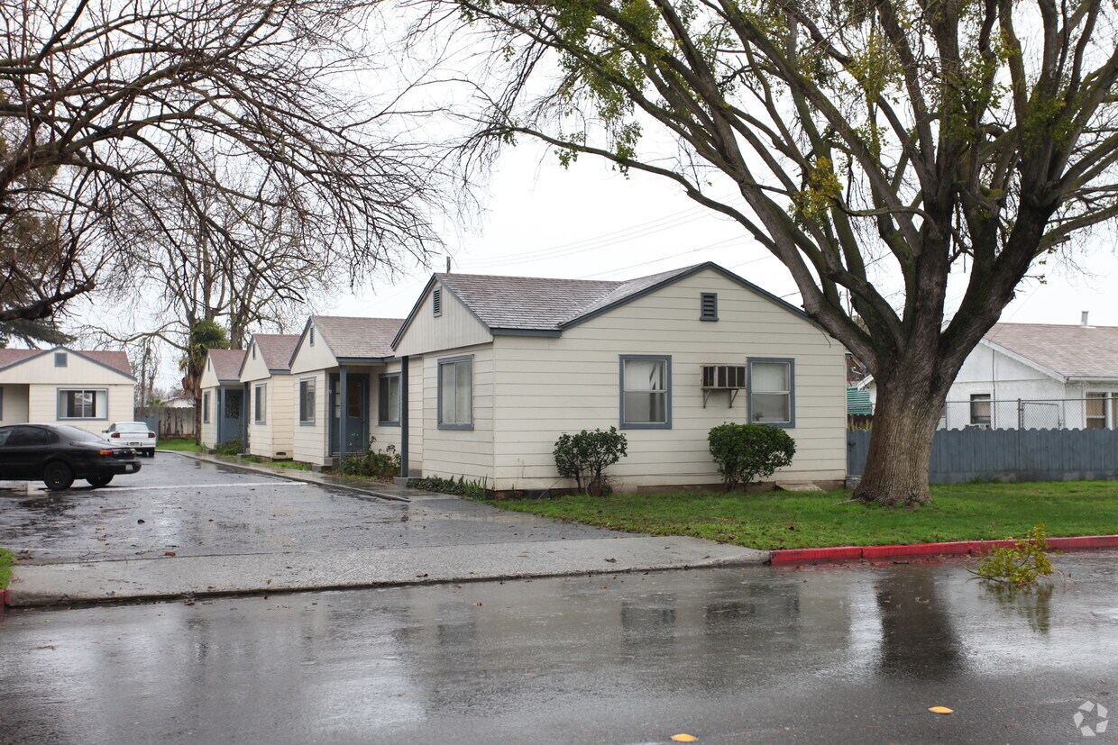 Building Photo - 1032 South Ave