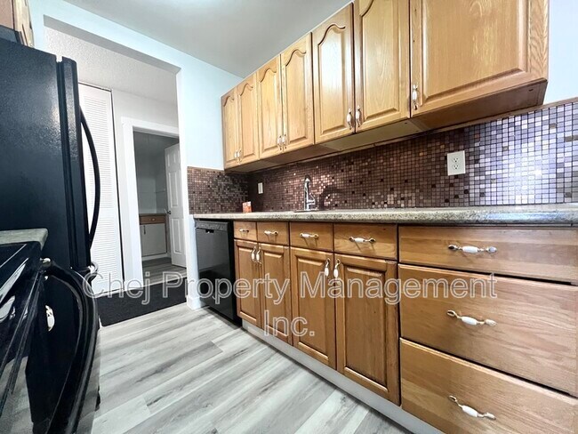 Photo du bâtiment - 5715-5133 133 Ave NW