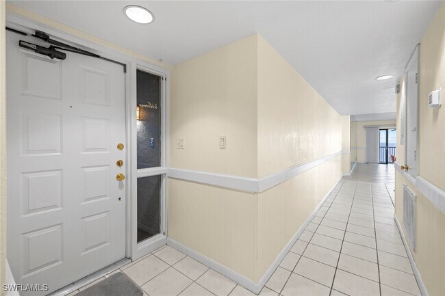 Building Photo - 3350 N Key Dr