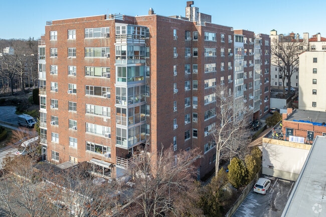 Building Photo - Larchmont Terrace