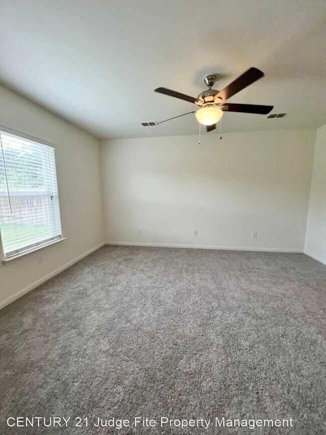 Building Photo - 4 br, 2 bath House - 14106 Kelann Court
