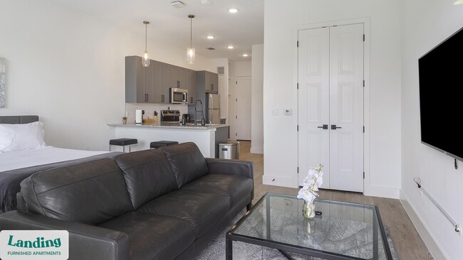 Building Photo - 650 E Sycamore St