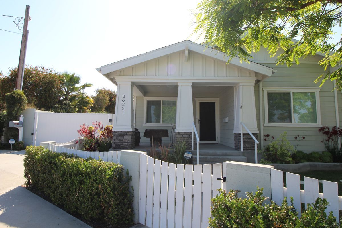 Foto principal - 26221 Oak St
