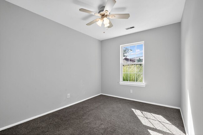 Foto del edificio - 803 Aberdeen Ln