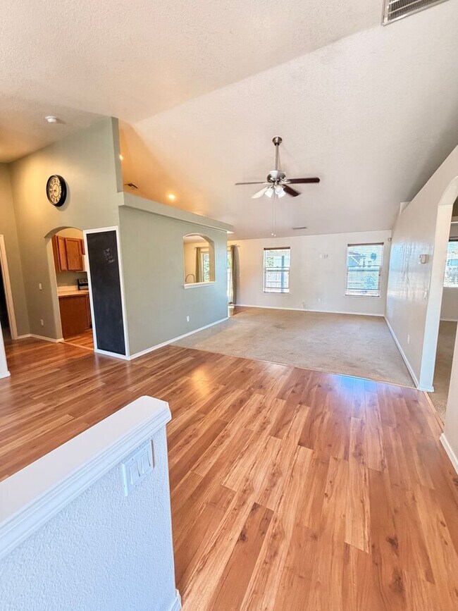Foto del edificio - 3-Bedroom 2-Bathrrom home in Creswell