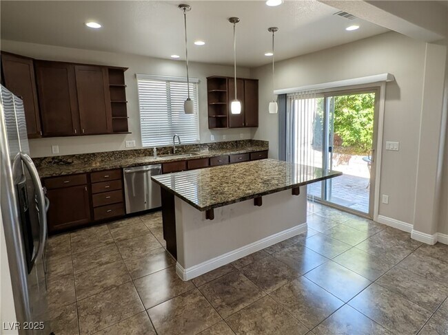 Foto del edificio - 10668 Berkshire Woods Ave
