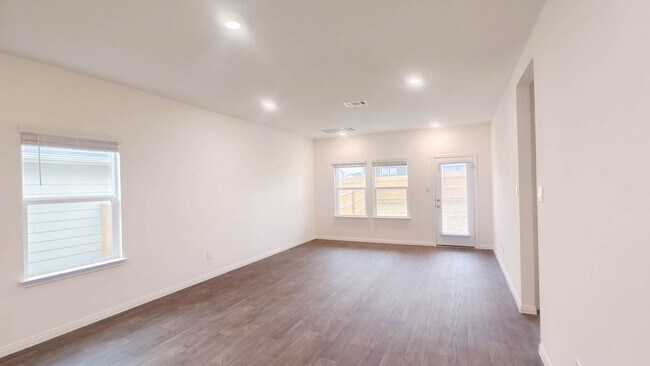 Foto del edificio - 302 Gladiola Lp