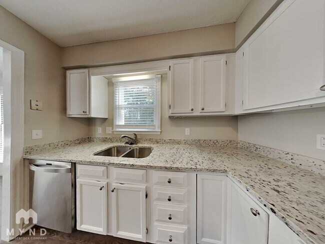 Foto del edificio - 202 Indian Springs Dr