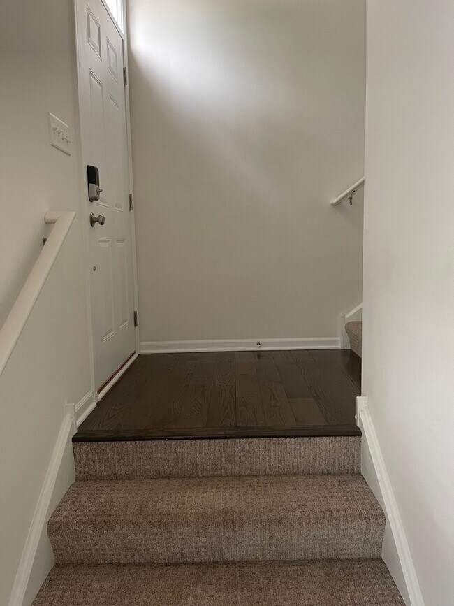Foto del edificio - 128 Waterbury Ln