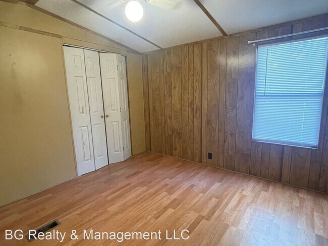Building Photo - 2 br, 1 bath House - 708 N Crocker St