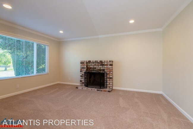 Building Photo - 3 br, 2 bath House - 1885 Gillian Way