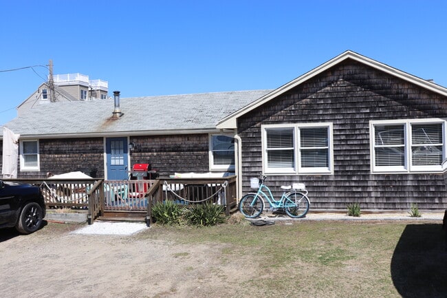 Building Photo - 14 McLeod Ave
