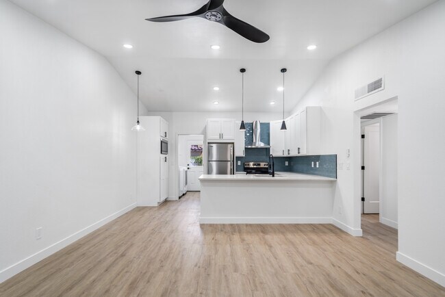 Building Photo - McKemy Apartments