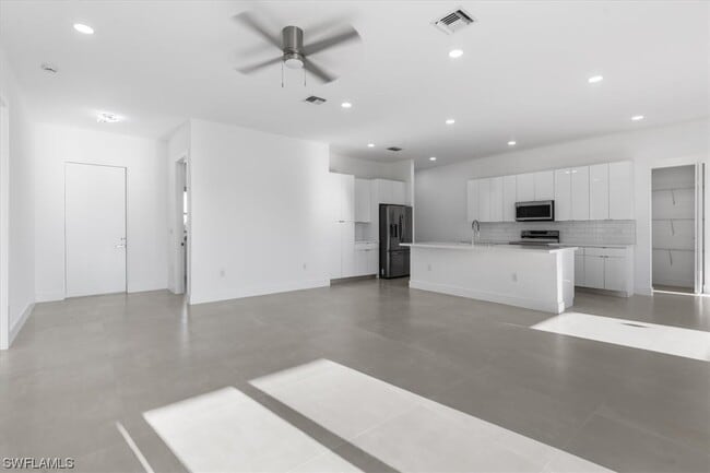 Building Photo - 4335 NW 32nd Terrace