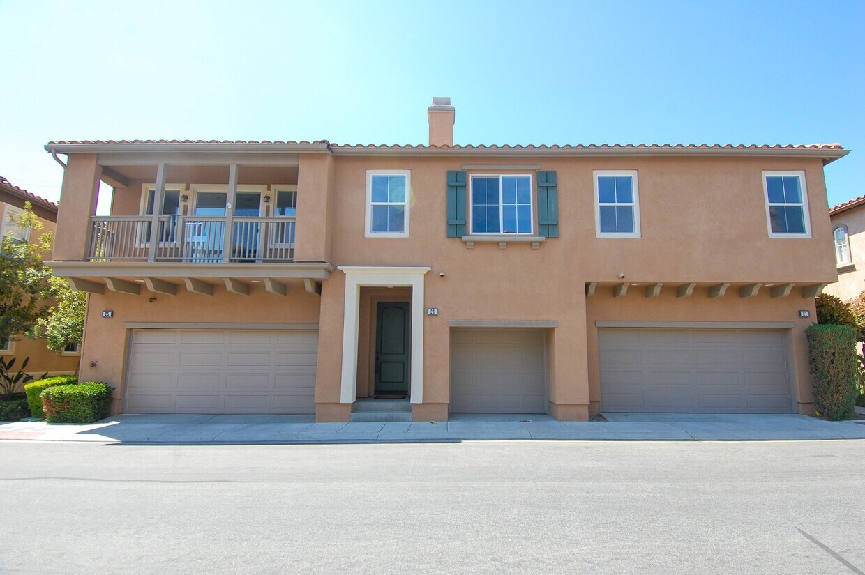 Foto principal - Bright and Spacious Two Bedroom/Two Bath Condo in Talega!! Call Steve Conrad- 949-542-8347