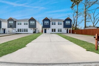 Building Photo - 807 Avenue J