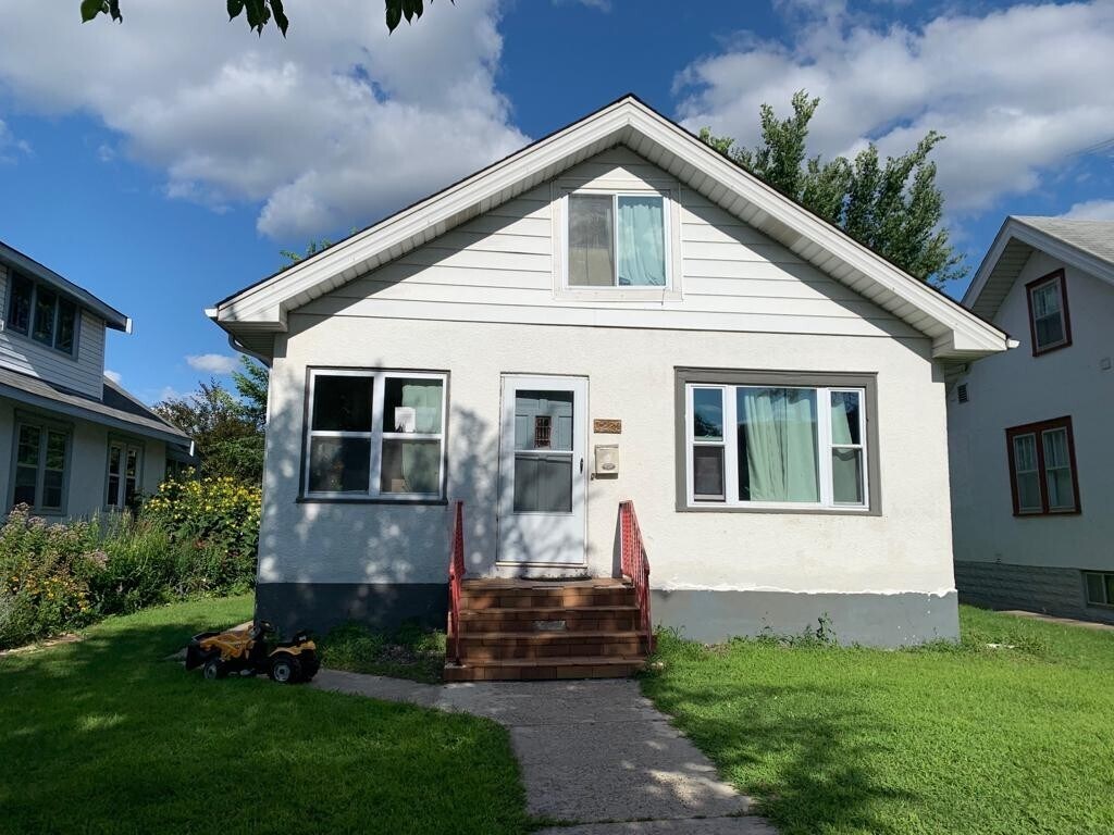 Building Photo - Single House 4br 2bath