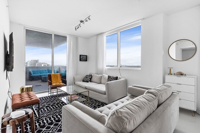 Foto del edificio - 141 NE 3rd Ave