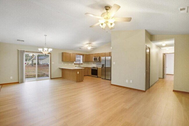 Foto del edificio - Community Water Access! Gorgeous Home!