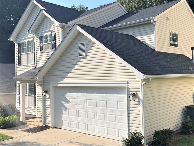 Building Photo - 196 Markham Dr