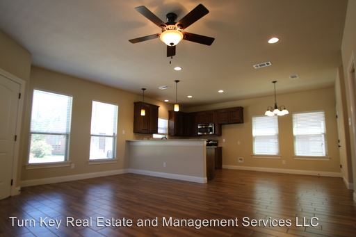 Primary Photo - 4912 Ridglea Hills Ct