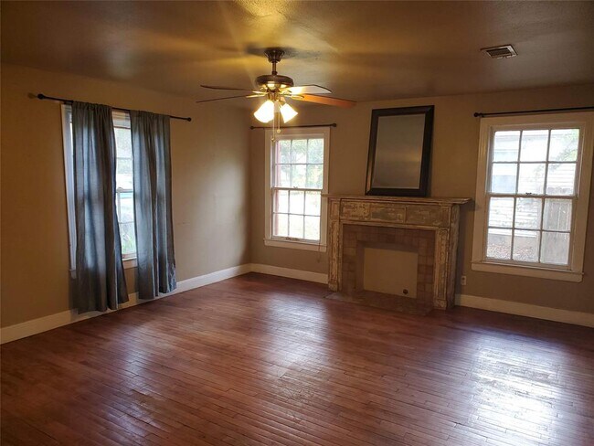 Foto del edificio - 4503 Elwood Rd