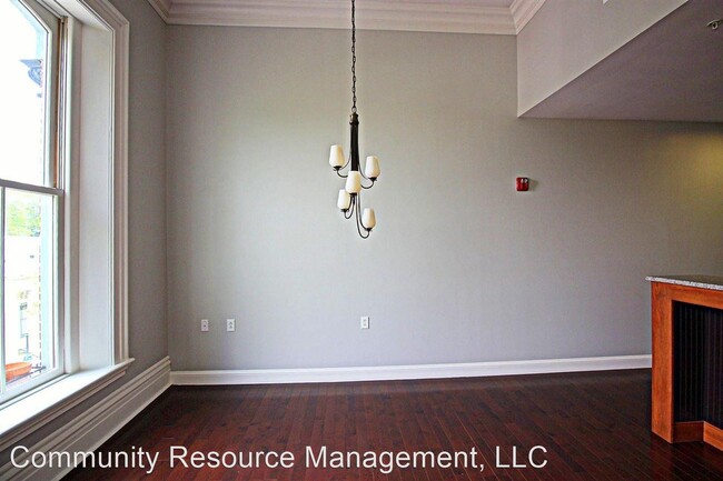 Building Photo - 1 br, 2 bath House - 113 South Street Unit...