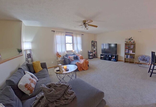 Foto del edificio - 3D Tour Available-Granite Countertops + 2-...