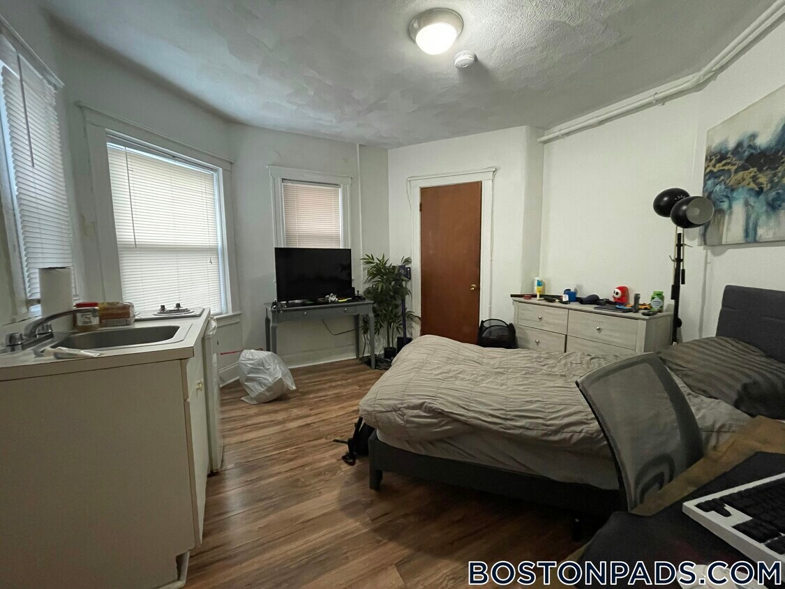 Foto del edificio - 16-20 Westland Ave.