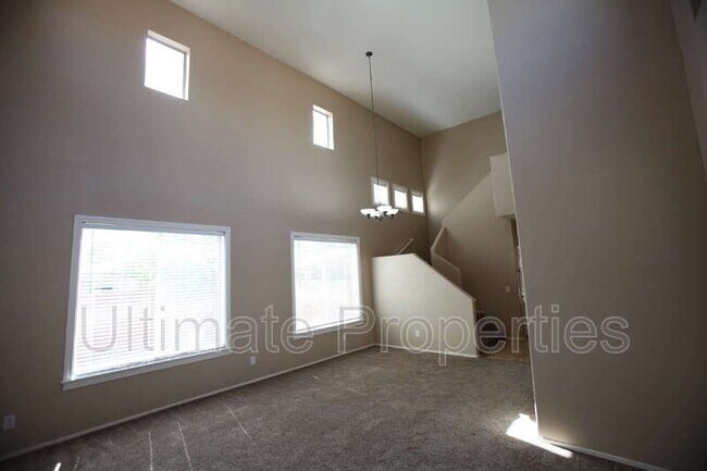 Foto del edificio - 15145 W Elm Cir