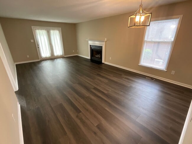 Building Photo - Newly renovated 2/2 townhome in High Point...