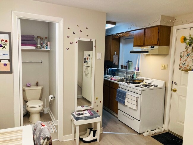 Photo - 1628 Lowrie Street Rear Apartment