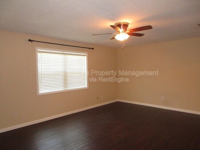 Building Photo - 4287 Diamond St