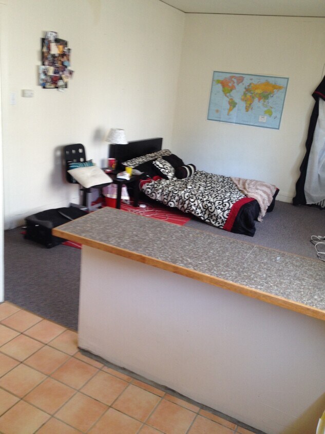 Foto principal - 2410 Dwight Way