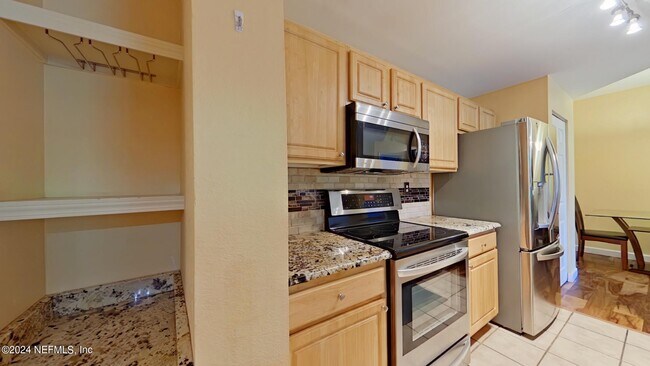 Building Photo - 440 S Villa San Marco Dr